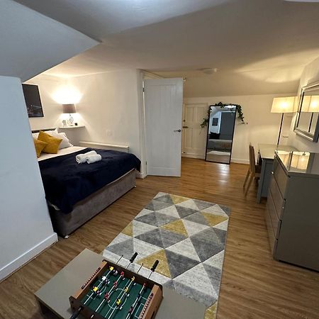 3 Bed Flat With Pool Table Apartment Cambridge  Exterior photo
